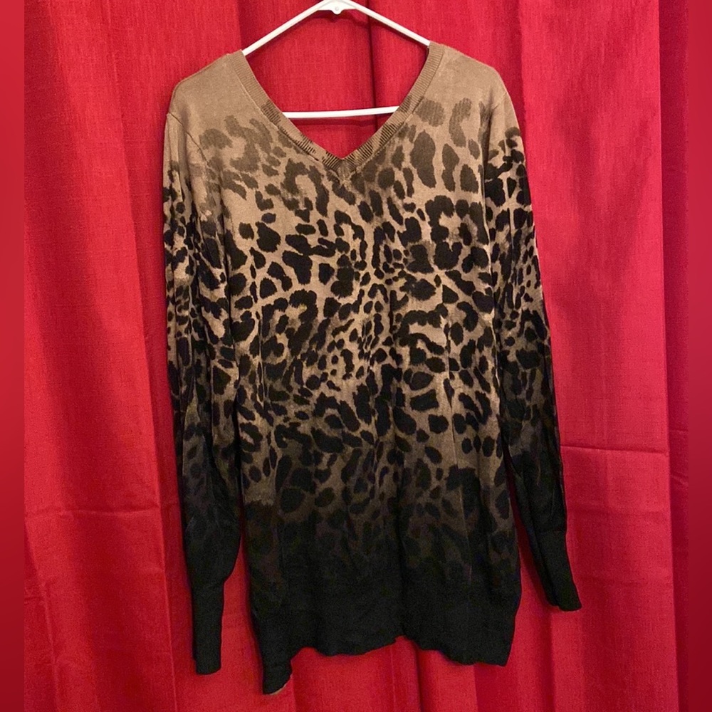 Lane Bryant women’s plus size 26/28 sweater color black and tan leopard print